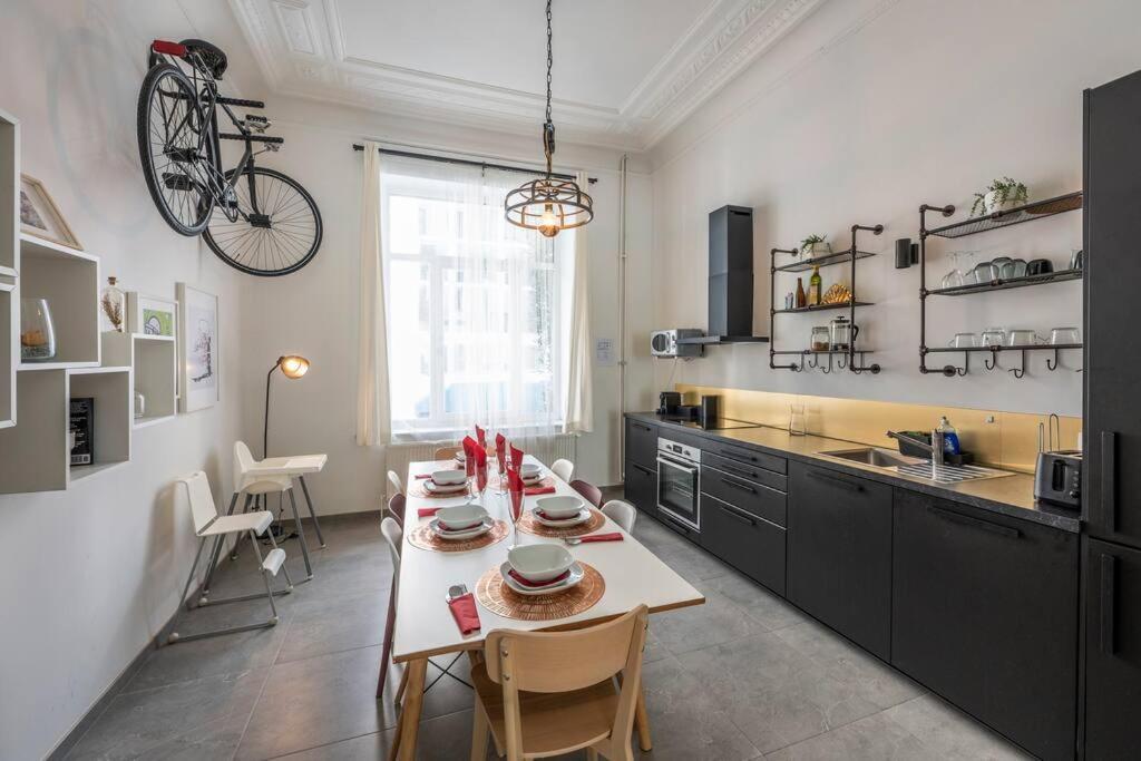 Superb 3 Bedroom & 3 Bathroom Duplex In Brussels City Centre Εξωτερικό φωτογραφία